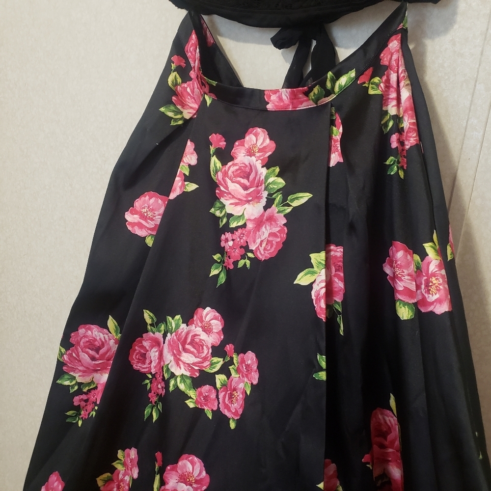 2 PIECES SET ..LACE TOP-BLACK SKIRT WITH PINK FLOWERS ...SIZE 17/18 - Picture 11 of 16